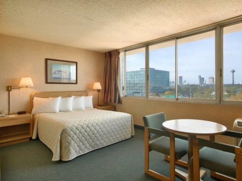 Wyndham Garden At Niagara Falls Phòng bức ảnh
